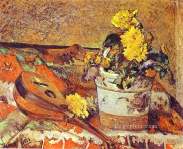 フラワーズ Painting - マンドリーナと花 ポスト印象派 原始主義 ポール・ゴーギャン